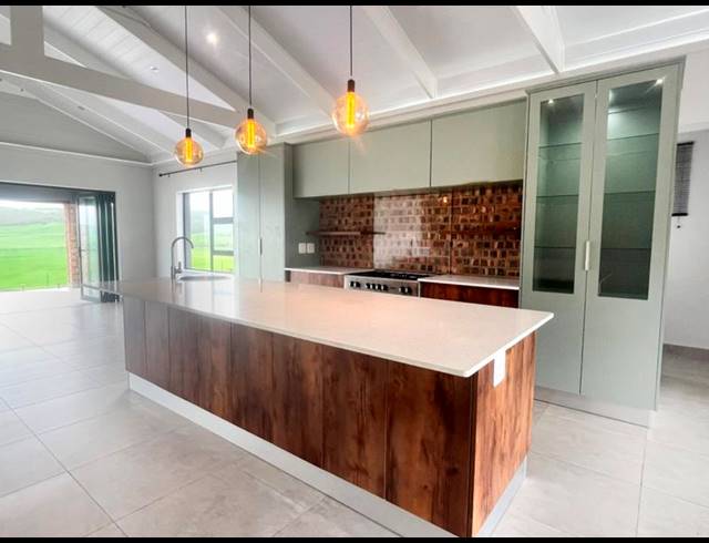 3 BEDROOM HOUSE FOR SALE IN FRAAIUITSIG